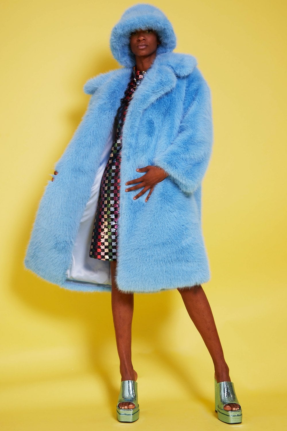 JAYLEY – Bamboo Faux Fur Baby Blue Coat – Riot Lounge