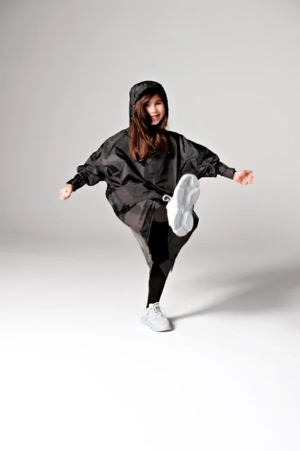 RAINKISS - Kids Waterproof poncho - Back to Black - Image 2